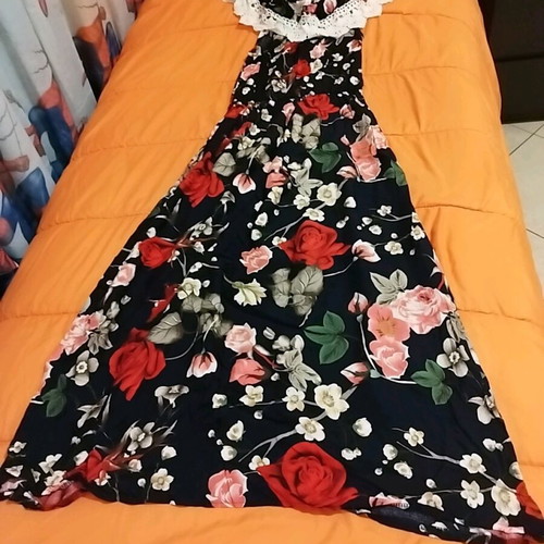 Floral dress new medium with white lace collar