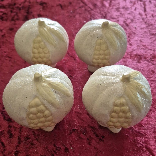 Ceramic decorations like new, set of 4 pieces