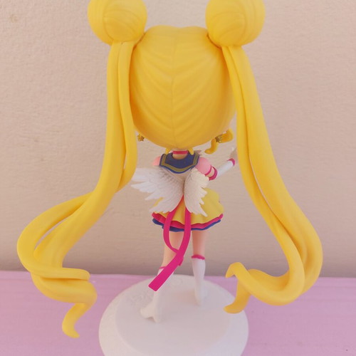 Q Posket Eternal Sailor Moon figure like new