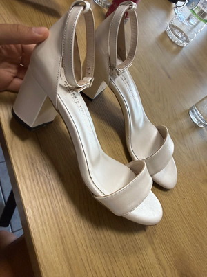 Beige women's sandals with thick heel size 38 like new