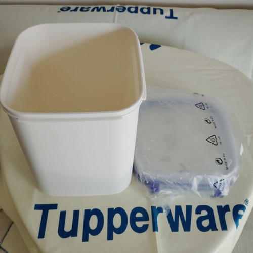 Tupperware Sinie 5.5 liters new food storage container