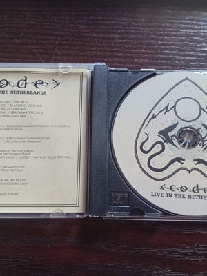 Code CD, metal