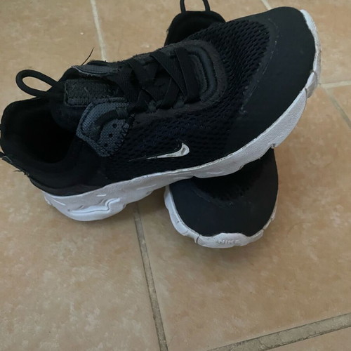 Nike kids sneakers size 28.5 like new, black summer shoes