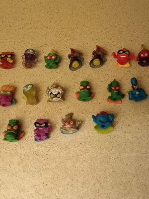 Superzings figures pack like new