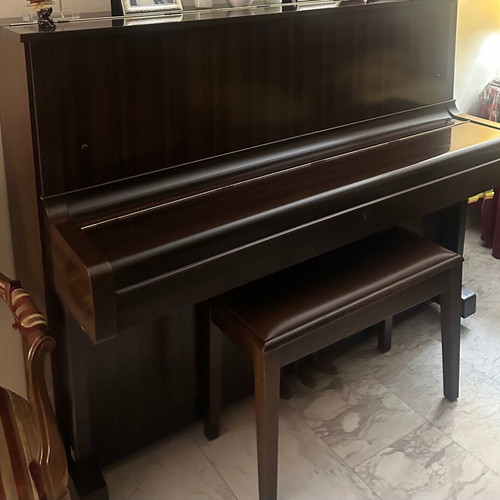 Yamaha piano like new, tuning required