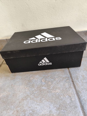 Κουτί Adidas Σαν Καινούργιο