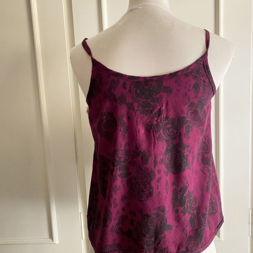 H&M Divided Red Rose Button Up Tank Top size XS like new, purple