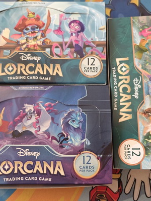 Lorcana trading card collection, 900+ cards including Foil
