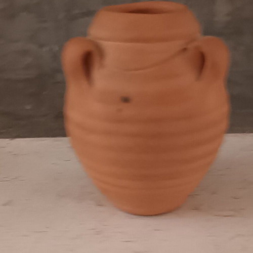 Set of 3 clay miniatures like new, oil lamp and small jars