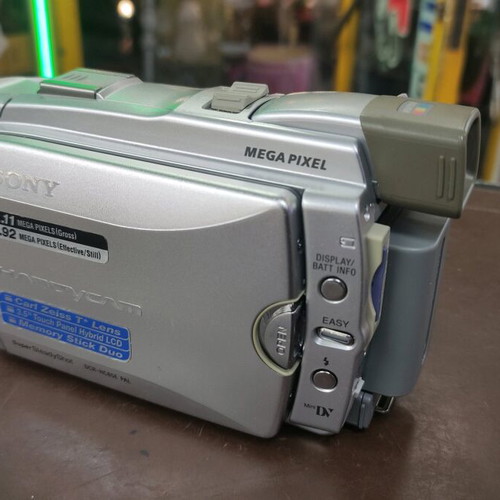 Sony DCR-HC85E video camera used with new battery