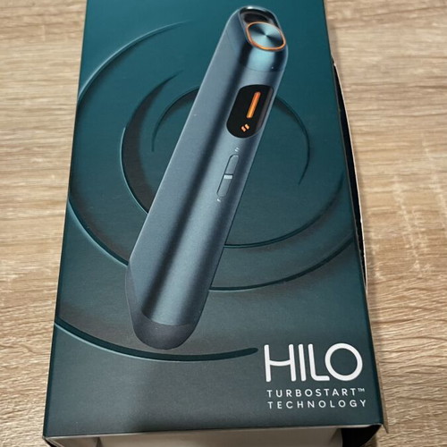 Glo HILO tobacco heating device like new, green