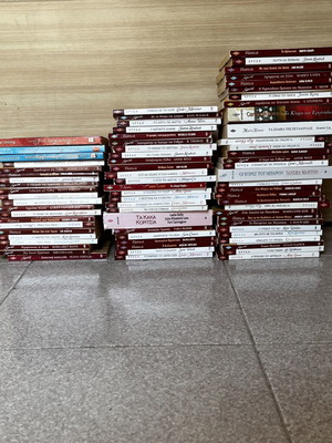 Harlequin book collection used, 75 books in Greek