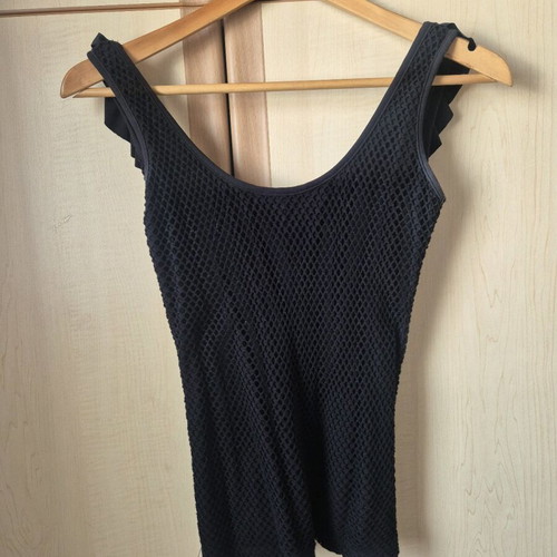 Lynne black top size M like new