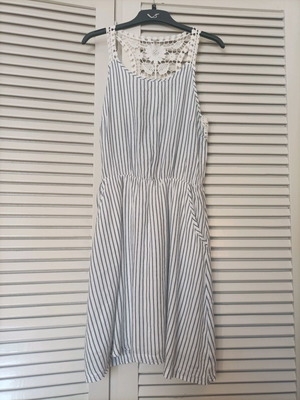 Stradivarius dress medium used with pockets multicolor