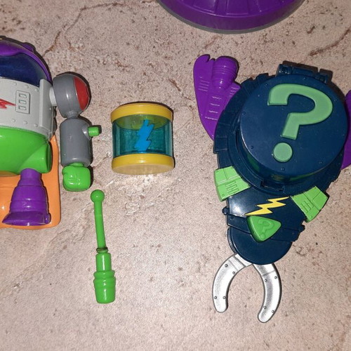Super Things Kazoom Lab Battle SuperZings used, missing Enigma and Professor K figures