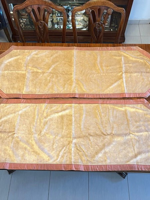 Tablecloth used with two matching runners