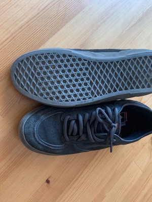Vans Skate Rowley Fade παπούτσια σαν καινούργια, μαύρο-καφέ σουέτ, μέγεθος 44.5