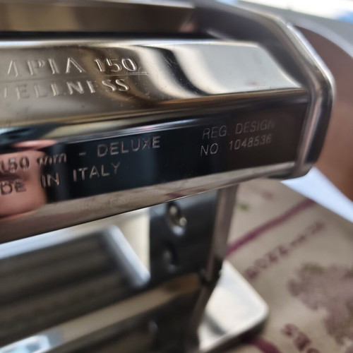 Pasta and Dough Machine like new, adjustable thickness, nickel-plated steel