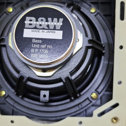 B&W CWM 6i Wall Speakers like new with excellent sound