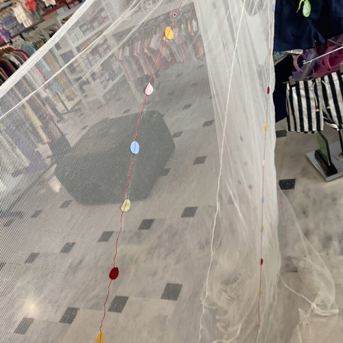 Mosquito net like new with cotton flags