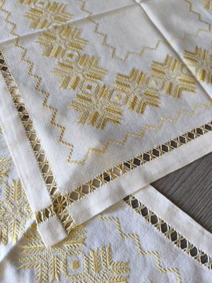 Lefkaditiko Kare with Two Napkins Handmade, Like New