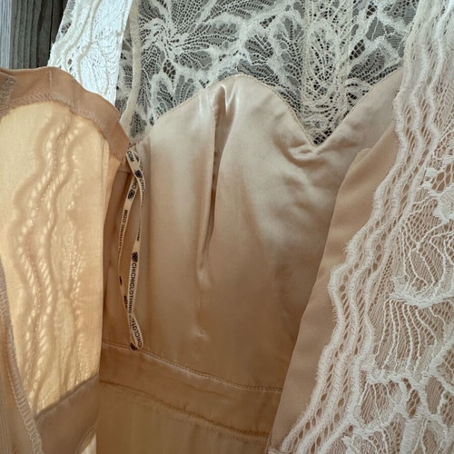 Chi Chi London dress like new, cream, size large