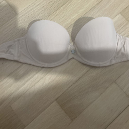 Strapless bra beige Venus Victoria 75B used for narrow back