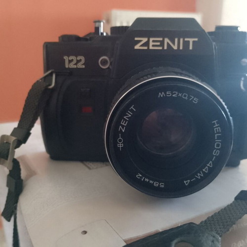 Zenith camera like new with case and neck strap