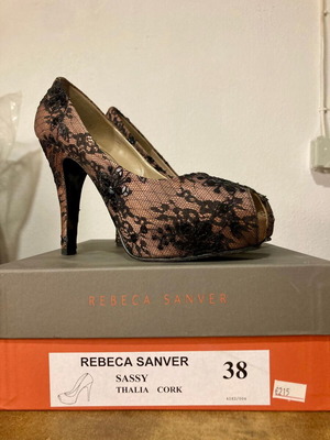 Rebeca Sanver peep-toe with lace like new, size 38