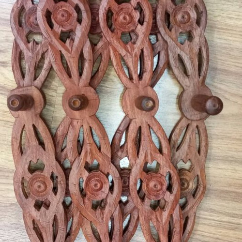 Vintage wooden expandable wall hanger made of sheesham wood like new, boho style