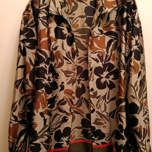 Panoforia lightweight satin short jacket like new with brown and red details