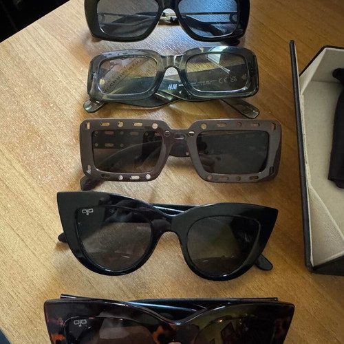 Sunglasses pack of 5 like new, various colors and brands