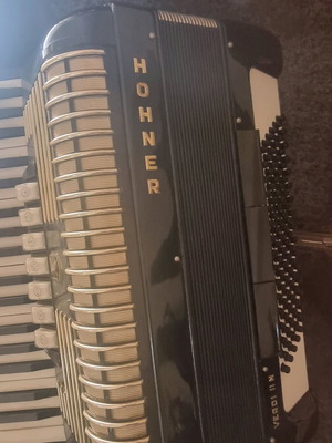 Verdi Accordion German Made 96-Keys Like New