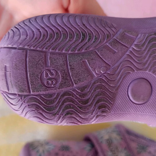 Frozen Mini Max slippers like new, non-slip, size 26