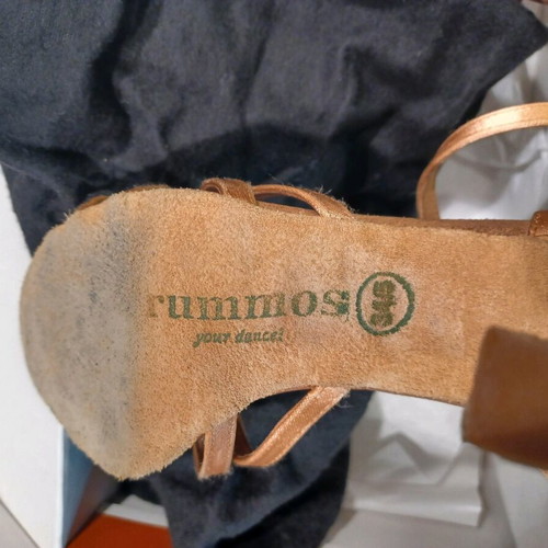 Латински танцови обувки RUMMOS употребявани, златист champagnize, номер No. 34/5