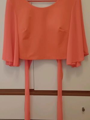Orange blouse like new, size M with beautiful back
