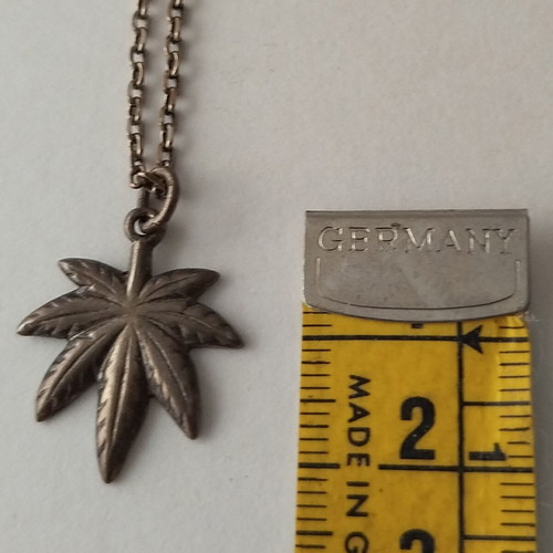 Silver 925* pendant used with small leaf design