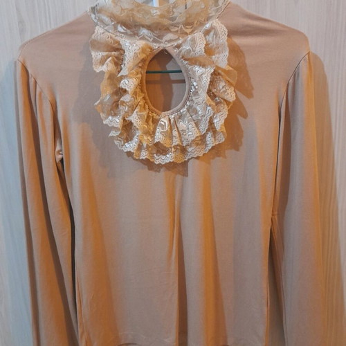 Miss Chic women's blouse like new, size M, beige