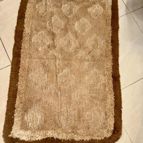 Bathroom rug like new