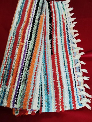 Rag rug like new with vibrant colors 1.20x0.60