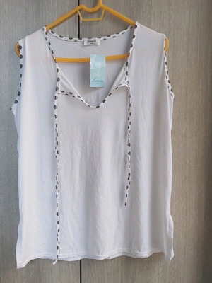 Sleeveless blouse XL new with tag