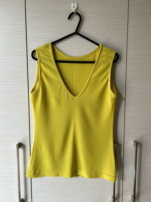Semi-transparent lime/yellow top with V neckline like new, size S
