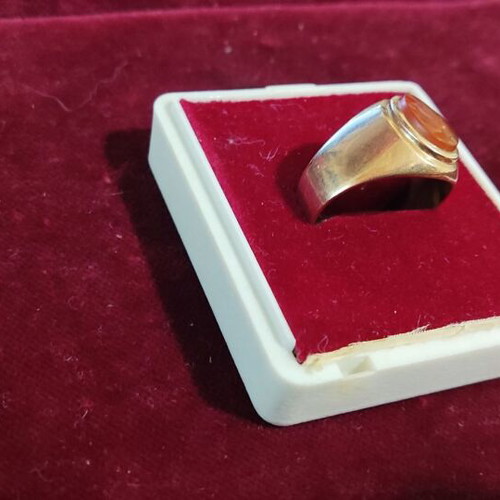 Gold ring 9K with carved cameo stone, like new
