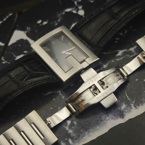 Gucci 100M G-Frame men's Swiss Quartz watch full set
