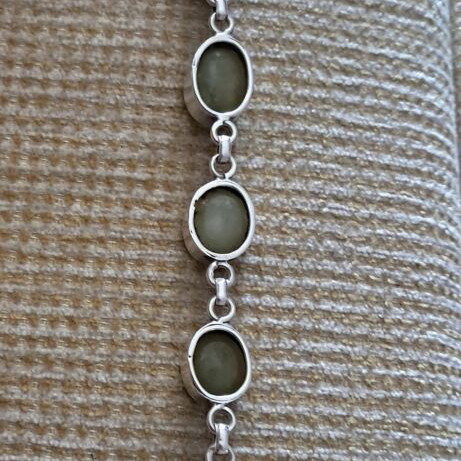 Silver bracelet with genuine green stones, like new