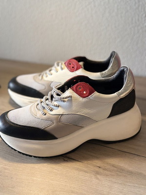 Janet Sport Chunky Platform Sneakers like new, size 40, white
