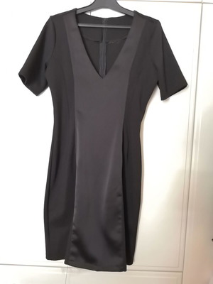 Rouge black evening dress with V neckline, short sleeves, Small