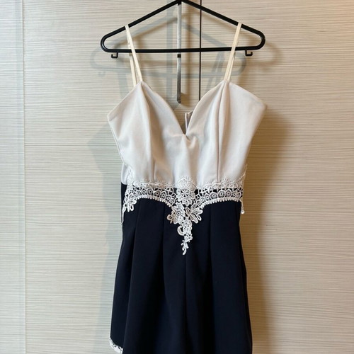 Decoro one-piece white and dark blue with embroidery like new