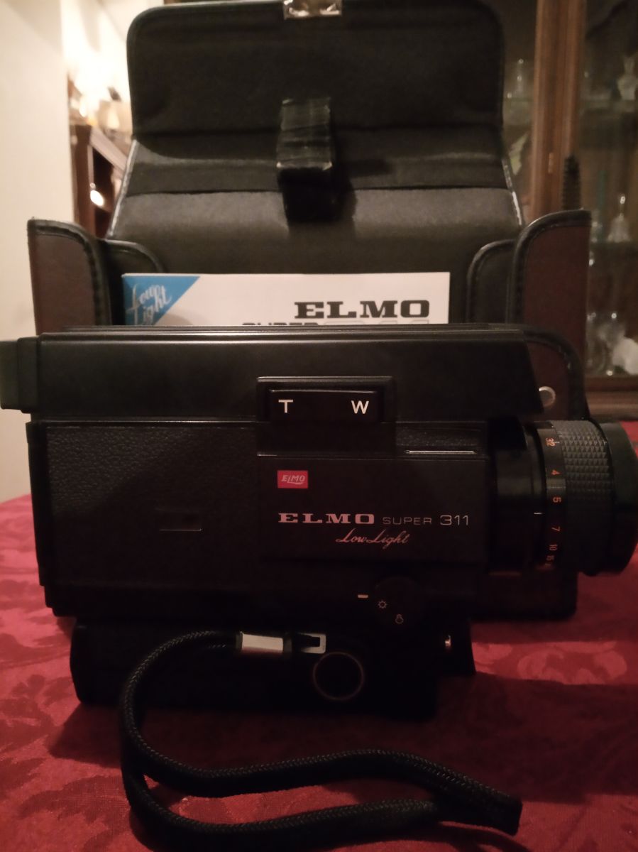 Vintage CAMERA. Elmo Super 8 Super 311 + Θήκη - € 70,00 - Vendora