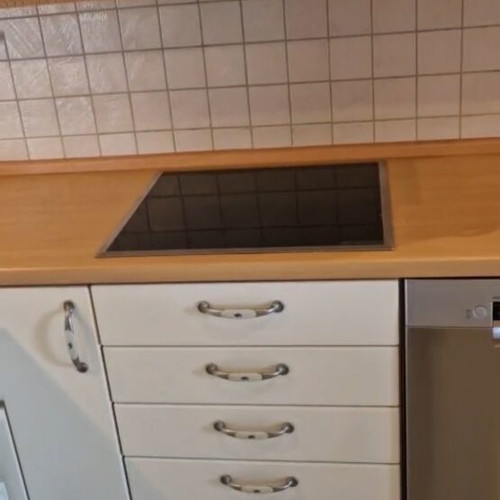 Kitchen furniture, fridge and extractor hood like new